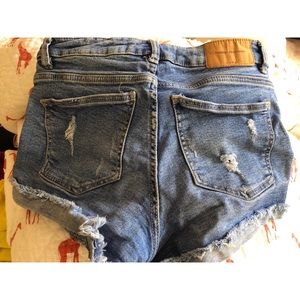 Zara jean short .